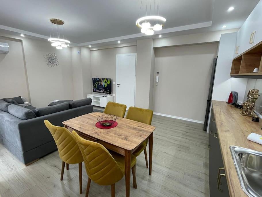Melody Apartment In คอร์เชอ ภายนอก รูปภาพ