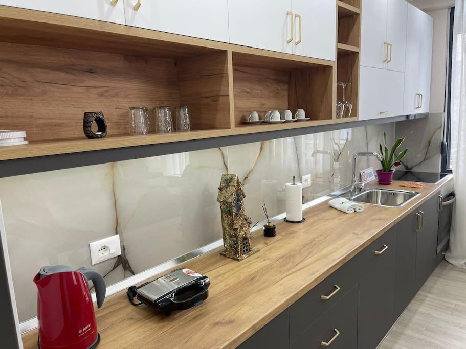 Melody Apartment In คอร์เชอ ภายนอก รูปภาพ